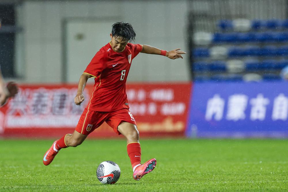 记者：阿莫林对迭戈-莱昂印象深刻，他可能会成为多古的替补